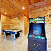 Отель Peaceful Serenity W/ Private Hot Tub & Game Room 4 Bedroom Cabin, фото 8