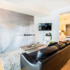 Отель MiCasa Suites - Stylish Condo in Maple Leaf Square, фото 2