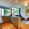 Отель Bright and Spacious 1 Bed Flat With Garden, фото 3