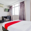 Отель OYO 90376 Centre Point Hotel, фото 45