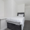 Отель New Build 4 bed Det House in Yorkshire Nr Leeds, фото 3