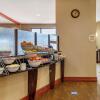 Отель Comfort Suites Airport South, фото 30