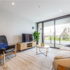 Отель Exquisite 1 Bedroom Parking Gym Pool Spa, фото 3