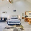 Отель Baytree Golf Colony Studio ~ 5 Mi to Beach!, фото 2