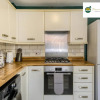 Отель 3 Bedroom Coventry House By Passionfruitproperties With Free Wi-fi, Driveway & Garden- 26WWC, фото 3