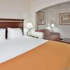 Отель Holiday Inn Express & Suites McPherson, an IHG Hotel, фото 6