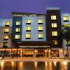 Отель TownePlace Suites by Marriott Irvine Lake Forest в Лейк-Форесте