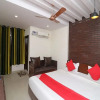 Отель OYO 26170 Hotel Manzana, фото 3
