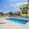 Отель Modern Holiday Home With Private Pool, Near Labin and 6 km From the Beach, фото 1