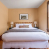Отель Raddon by Avantstay Beautifully Restored Craftsman w/ Hot Tub in Heart of Downtown PC, фото 16