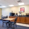Отель Econo Lodge Inn & Suites Pritchard Road North Little Rock, фото 24