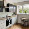 Отель Church Road Apartment by Aldershot Short Stays, фото 3