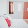 Отель RedDoorz near Gatot Subroto Lampung 2, фото 15