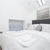 Отель The Chapel 1 - Stylish 2 bed 2 bath Modern Home, фото 2