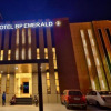 Отель B P Emerald, фото 1