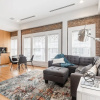 Отель Red Door Apartment 2.0 ~ Heart Of D-twn ~ Lovesac, фото 6