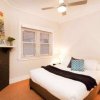 Отель Cosy 2 Bedroom 5 Mins Walk From Iconic Bondi Beach в Сиднее