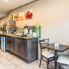 Отель Clarion Inn & Suites University Center, фото 30