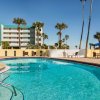 Отель Days Inn by Wyndham Cocoa Beach Port Canaveral в Какао-Биче