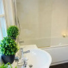 Отель The Gathering Chester 1 Sleeps 14 Very Close to City Centre Racecourse Within Walls, фото 19