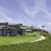 Отель WCH at Wave Crest Resort, фото 1