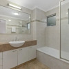 Отель Charming Noosa Heads Apartment; Laguna Bay Views - Unit 6 Taralla 18 Edgar Bennett Avenue, фото 6