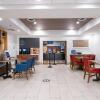 Отель Holiday Inn Express Hotel & Suites Bedford, an IHG Hotel, фото 1