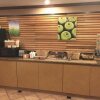 Отель La Quinta Inn Milwaukee West Brookfield в Брукфилде