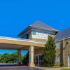 Отель Quality Inn & Suites Coldwater near I-69, фото 1