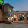 Отель La Quinta Inn & Suites by Wyndham Beeville, фото 1