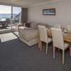 Отель Horizons 420 Lake Jindabyne Waterfront, фото 9