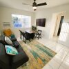 Отель 3210 Canal Dr apt5  Daniel - Pompano Bch, фото 9