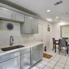 Отель New! Laplace Townhome, 9 Mi to Lake Pontchartrain!, фото 4