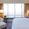 Отель Four Seasons Hotel and Residences, фото 1