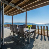 Отель Exclusive Apartment on the Ground Floor Directly Located on the Water, фото 11