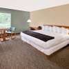 Отель Days Inn by Wyndham Cadillac, фото 16