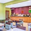 Отель Comfort Inn & Suites near Tinley Park Amphitheater, фото 22