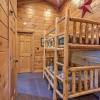Отель The Great Escape II 5 Bedroom Mountain View Home with Hot Tub, фото 17