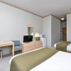 Отель Econo Lodge Inn & Suites, фото 2