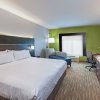 Отель Holiday Inn Express Hotel & Suites Sealy, an IHG Hotel, фото 26