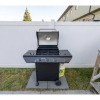 Отель The Saturday I Sleeps 16 I BBQ & Patio I Fire Pit, фото 15