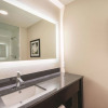 Отель La Quinta Inn & Suites by Wyndham Memphis Downtown, фото 25