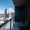Отель Downtown Elegance Steps to CN Rogers ACC, фото 8