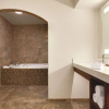 Отель Embassy Suites by Hilton Scottsdale Resort, фото 9