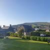 Отель 2 bed period cottage sleeps 4 in central Crickhowell, фото 14