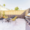 Отель Live Like a Local - Studio With Huge Backyard, фото 7