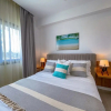 Отель Super Chic and new Penthouse Steps From the Beach, фото 6