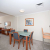 Отель Breakwater Apartment, Unit 104/2 Messines Street, фото 9