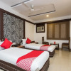 Отель OYO Flagship 19147 South Tukoganj, фото 5