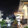Отель RedDoorz Syariah near Kebun Raya Liwa, фото 27